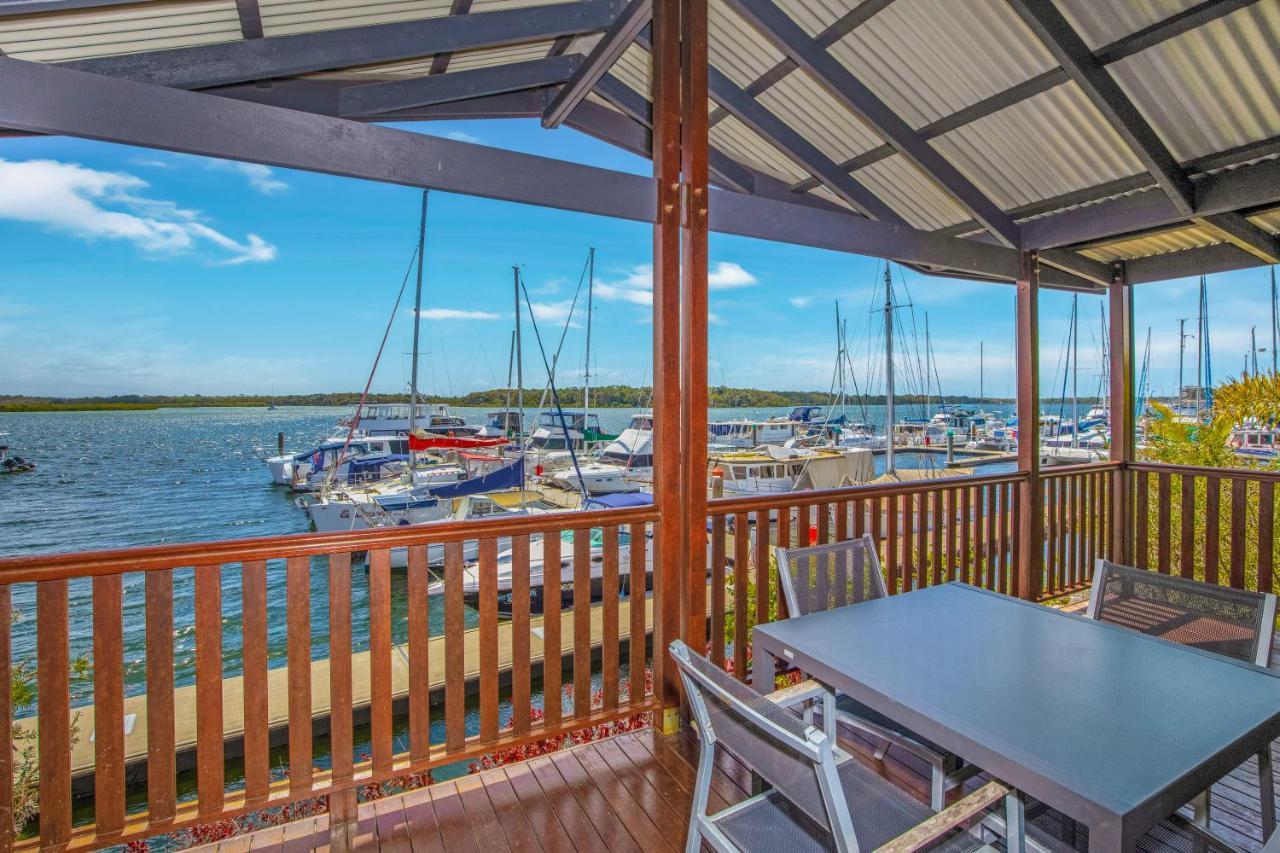 Tin Can Bay Marina Villas Екстер'єр фото