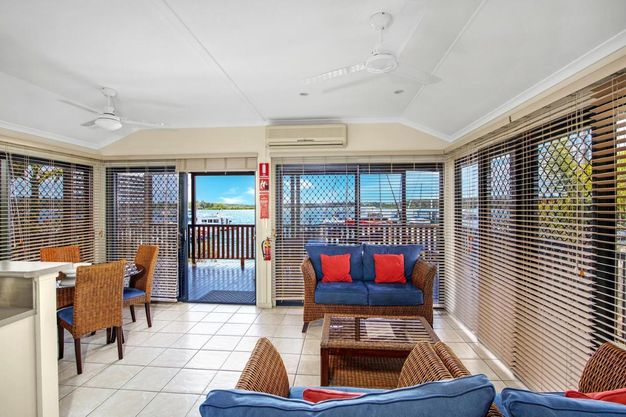 Tin Can Bay Marina Villas Екстер'єр фото